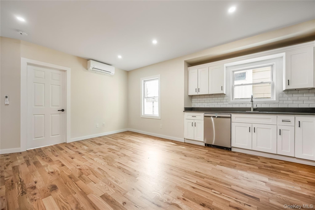 22011 139th Avenue - Photo 3