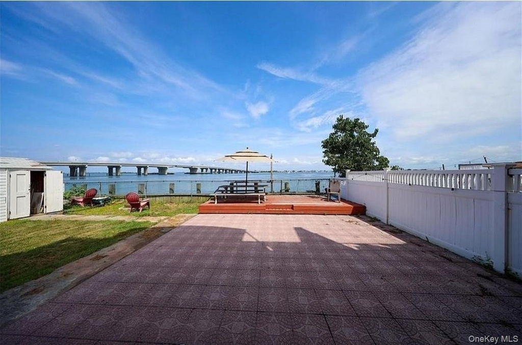 8918 Beach Channel Drive - Photo 0