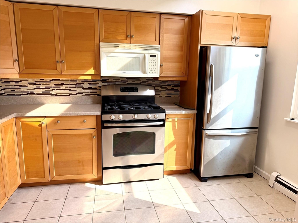 209 Everett Place - Photo 1