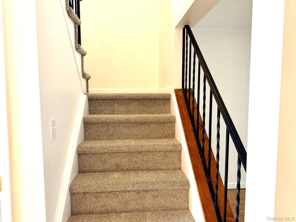 209 Everett Place - Photo 8