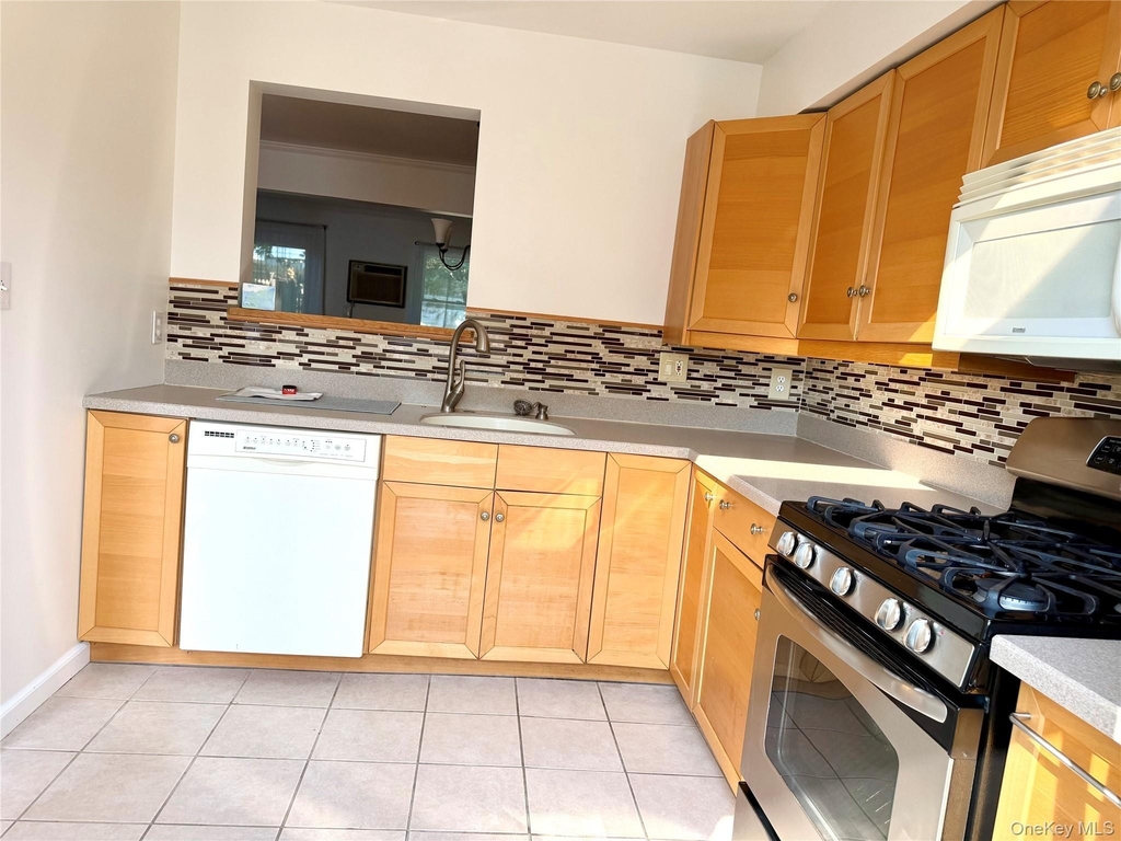 209 Everett Place - Photo 2