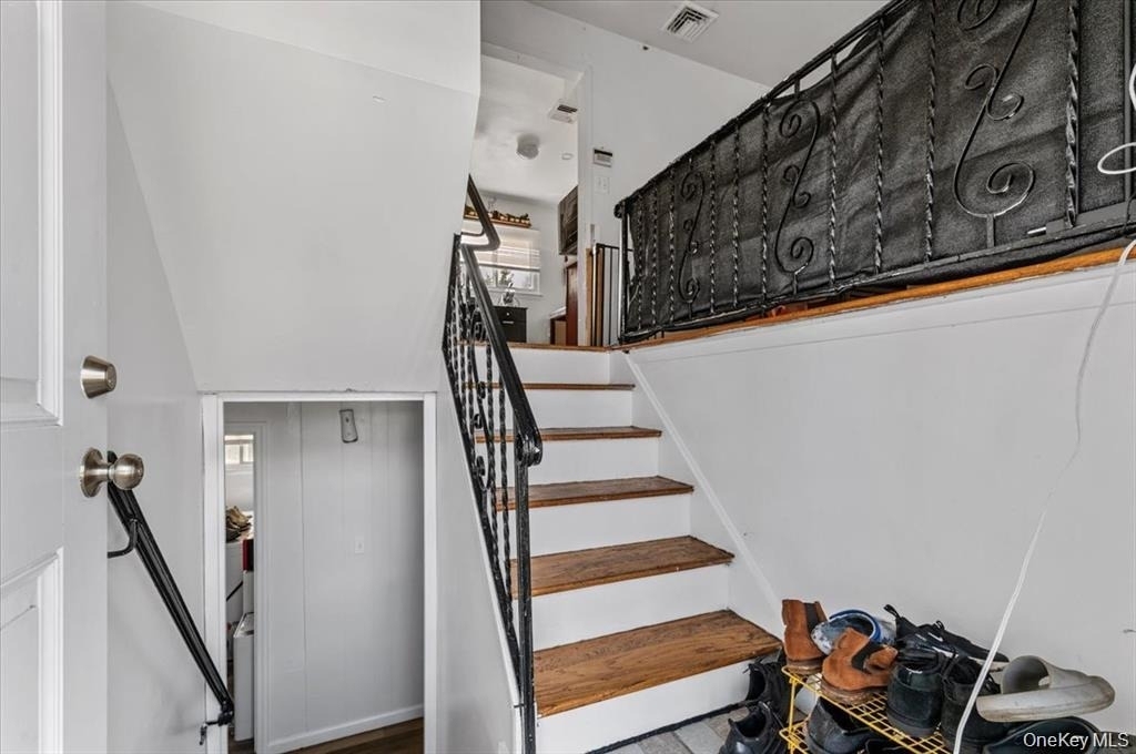 22 Hudson Place - Photo 2