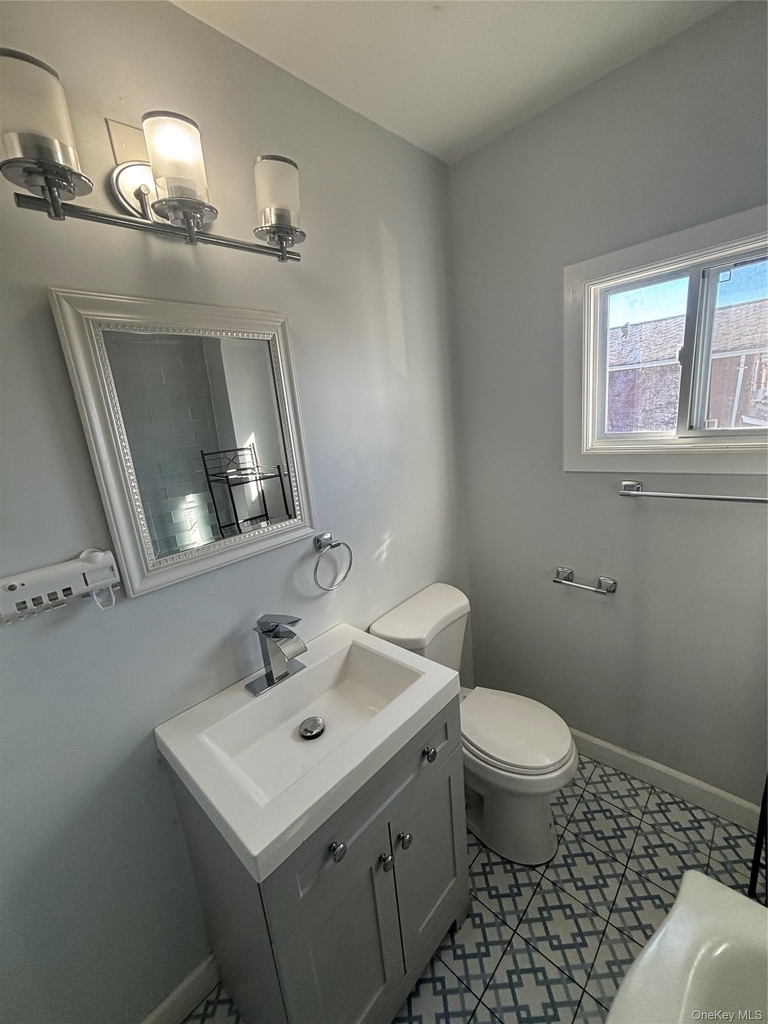 132-28 Crossbay Boulevard - Photo 2