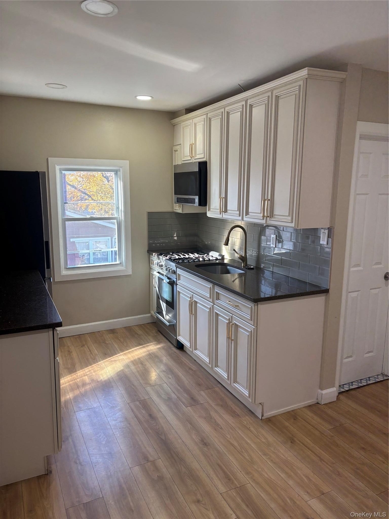 132-28 Crossbay Boulevard - Photo 1