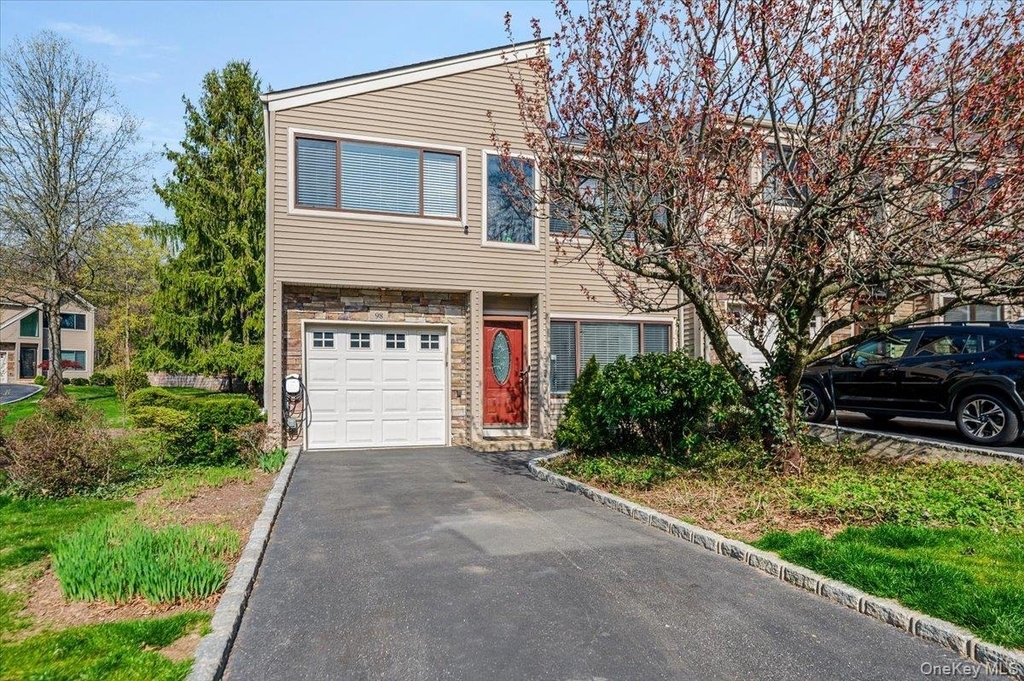 98 Lisa Drive - Photo 0