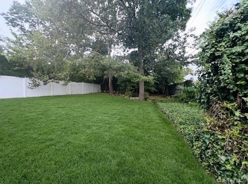 694 Blackstone Avenue - Photo 8