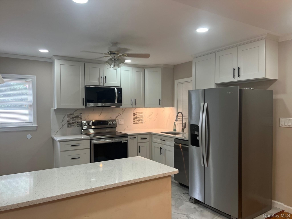 694 Blackstone Avenue - Photo 1