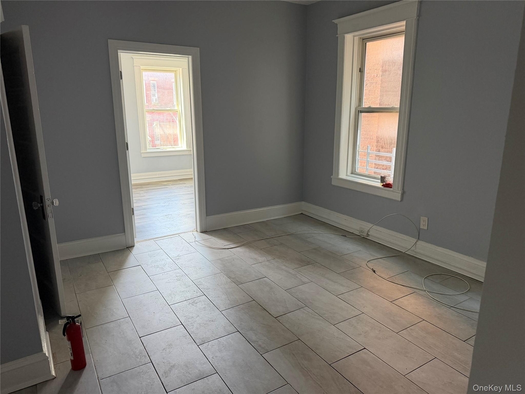 46 Benkard Avenue - Photo 5
