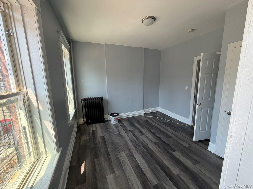 46 Benkard Avenue - Photo 2