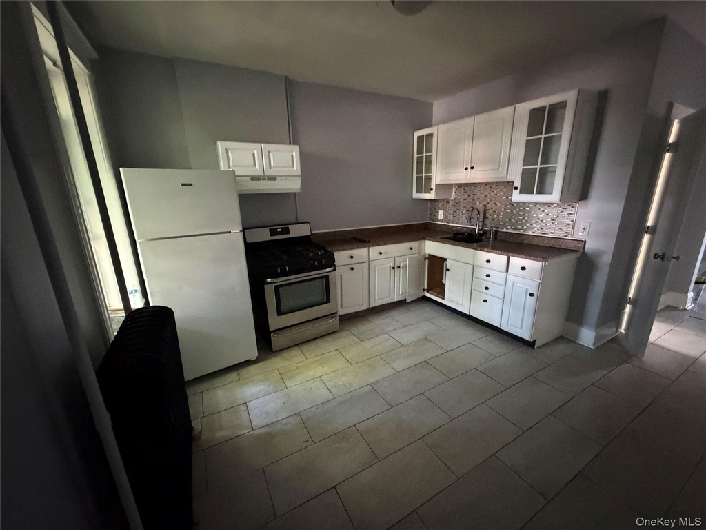 46 Benkard Avenue - Photo 4