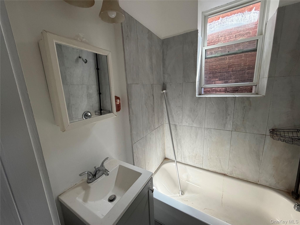 46 Benkard Avenue - Photo 6