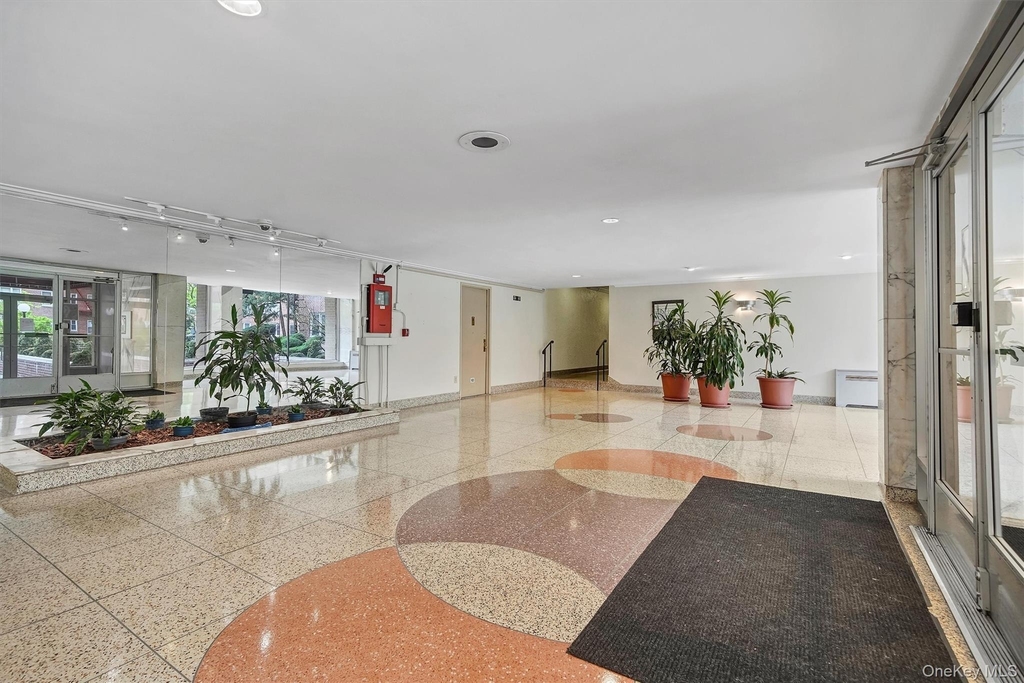 4 Sadore Lane - Photo 1