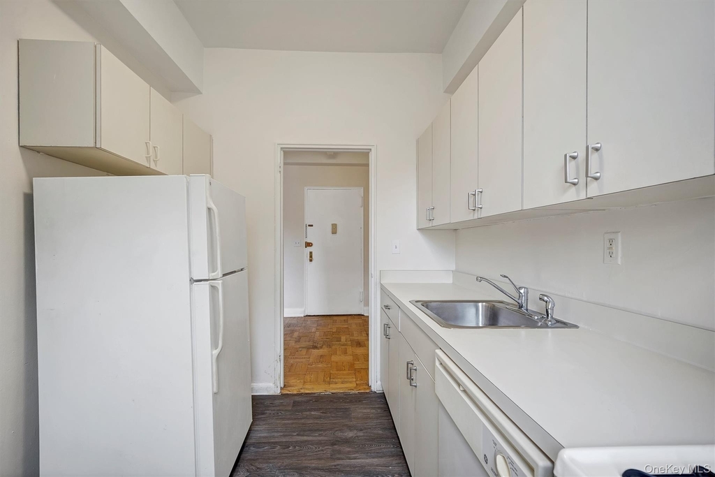 4 Sadore Lane - Photo 6
