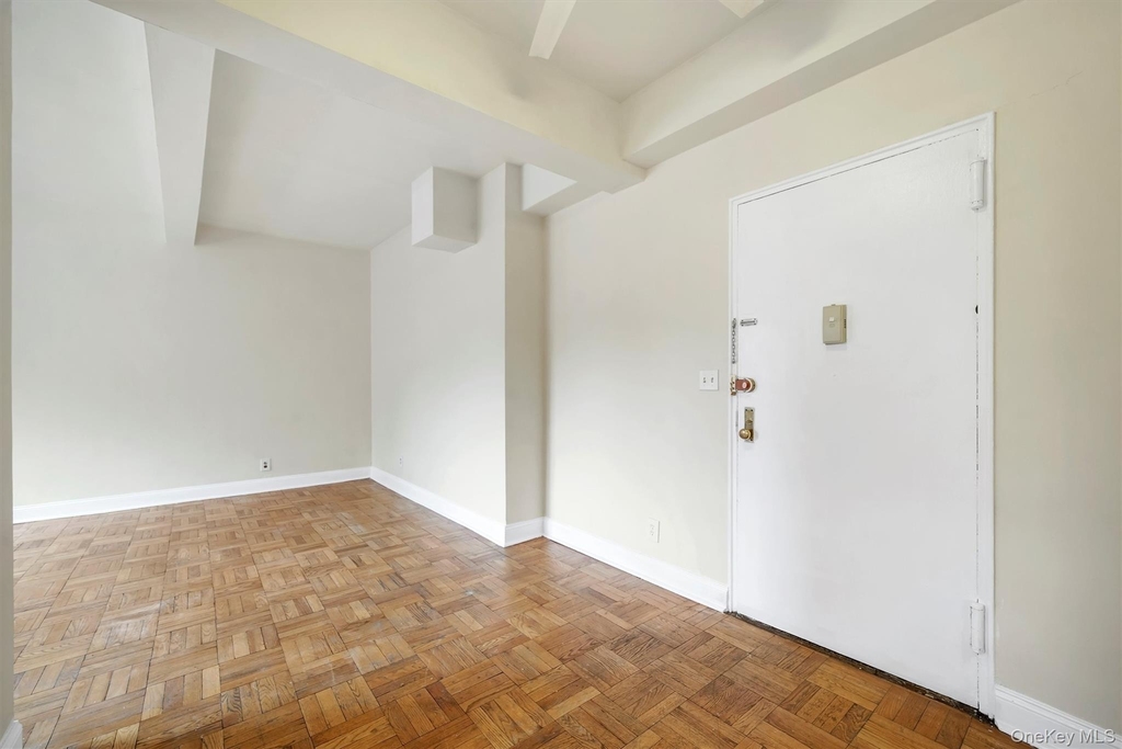 4 Sadore Lane - Photo 8