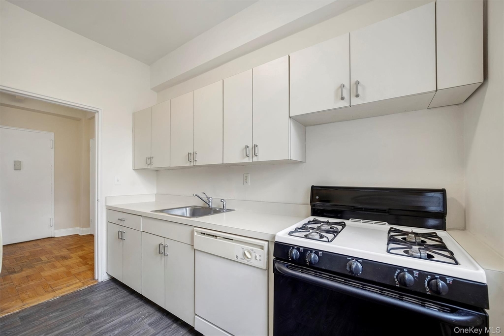 4 Sadore Lane - Photo 5