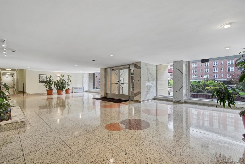 4 Sadore Lane - Photo 2