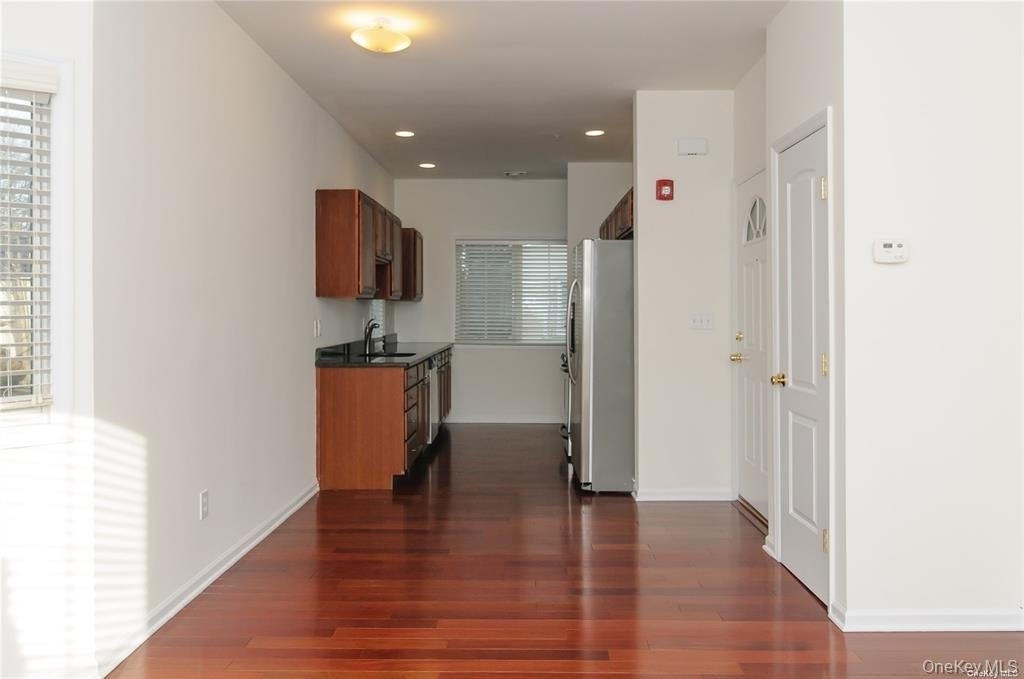 330 Maple Avenue - Photo 6