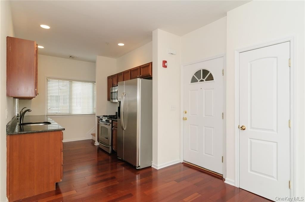 330 Maple Avenue - Photo 1