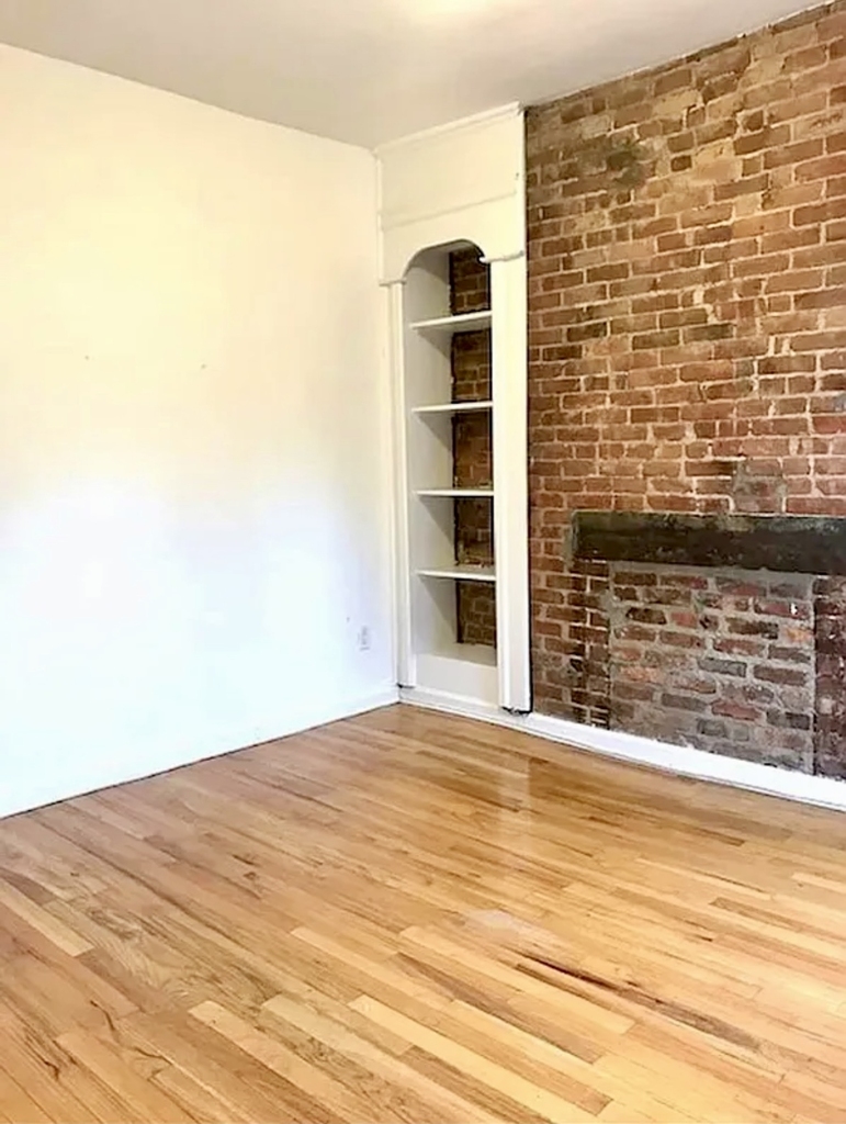 172 East 92nd Street - Photo 6
