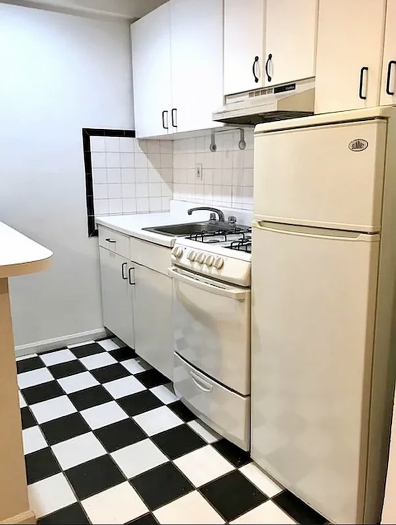 172 East 92nd Street - Photo 10