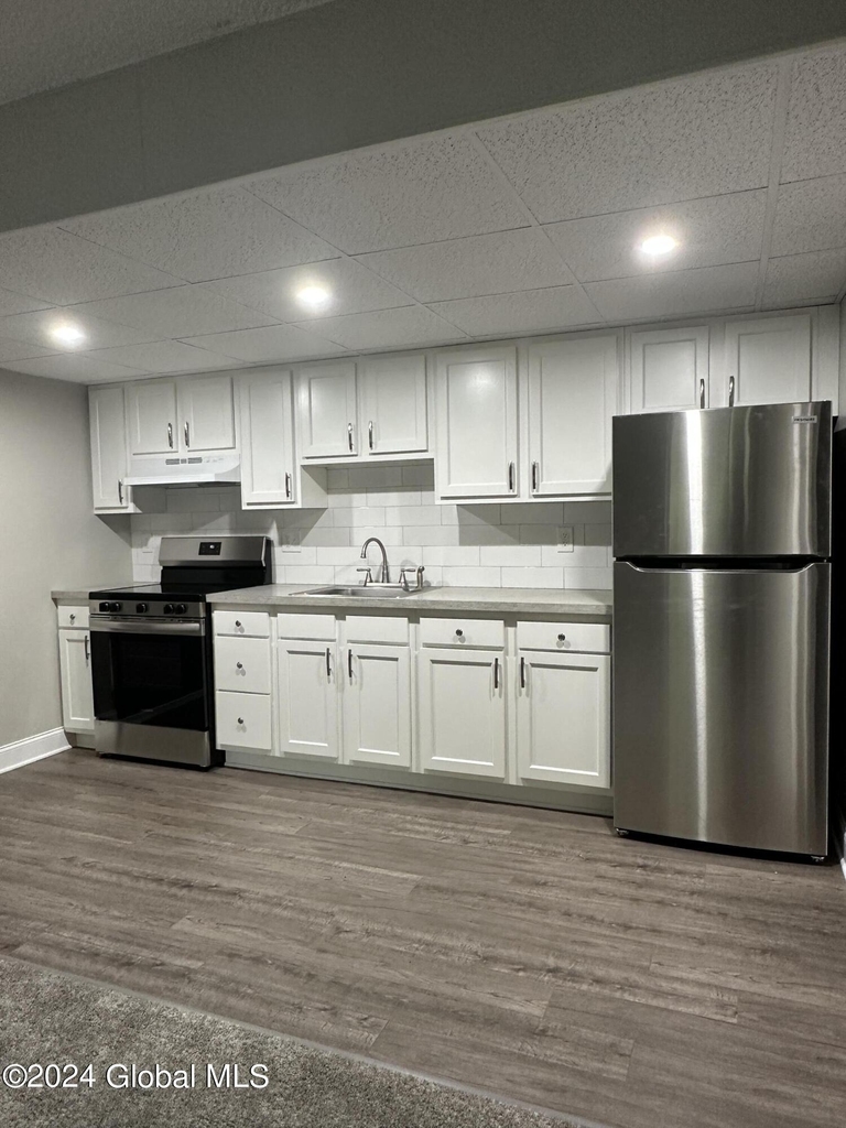 205 S Allen Street - Photo 4