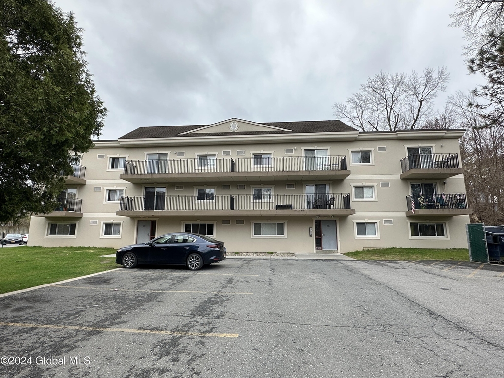 205 S Allen Street - Photo 1