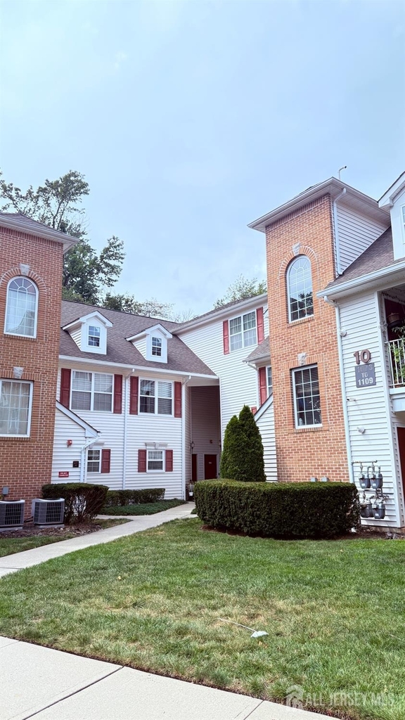 1091-1091 Morning Glory Drive - Photo 1