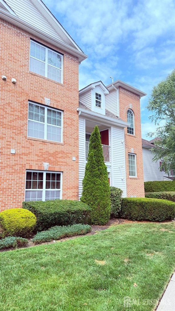1091-1091 Morning Glory Drive - Photo 0