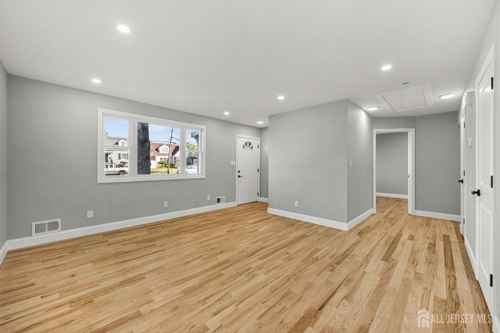 614 Remsen Avenue - Photo 7