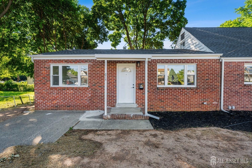 614 Remsen Avenue - Photo 2