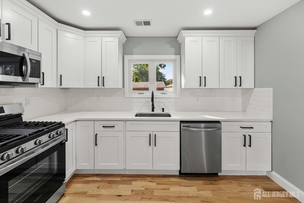 614 Remsen Avenue - Photo 9