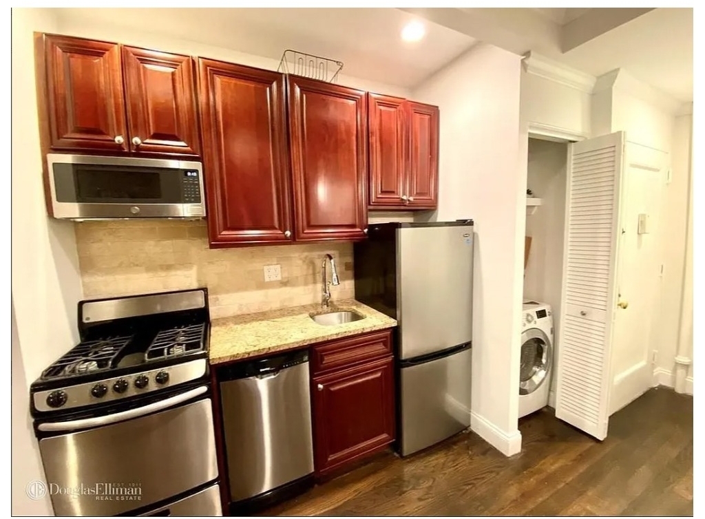 237 E 58th Street - Photo 1