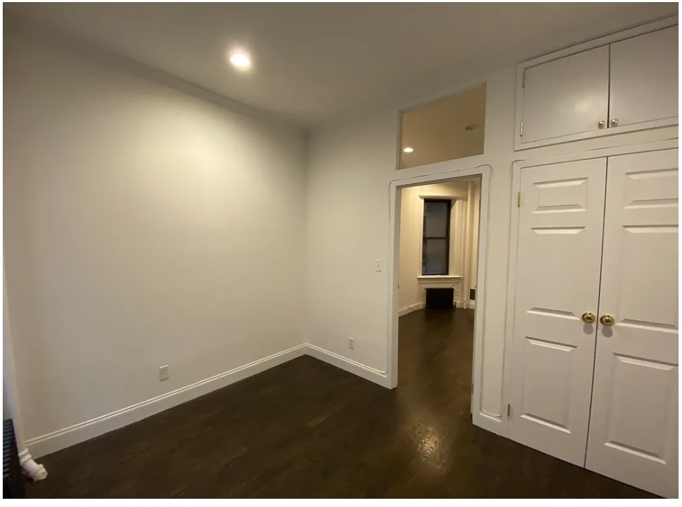 239 E 58th Street - Photo 3