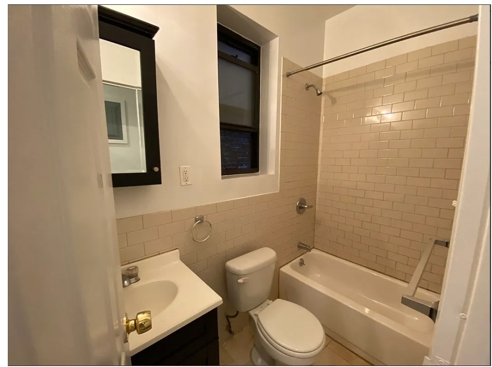239 E 58th Street - Photo 5