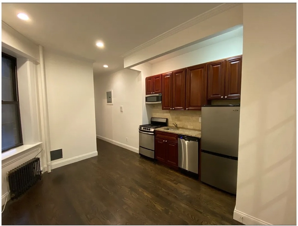239 E 58th Street - Photo 4