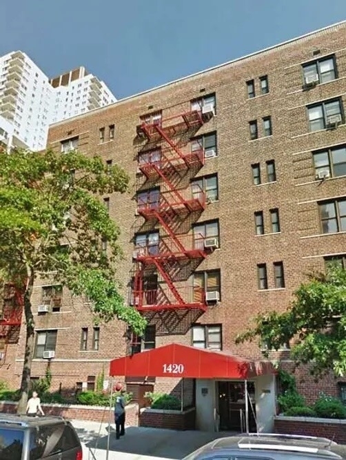 1420 York Avenue - Photo 7