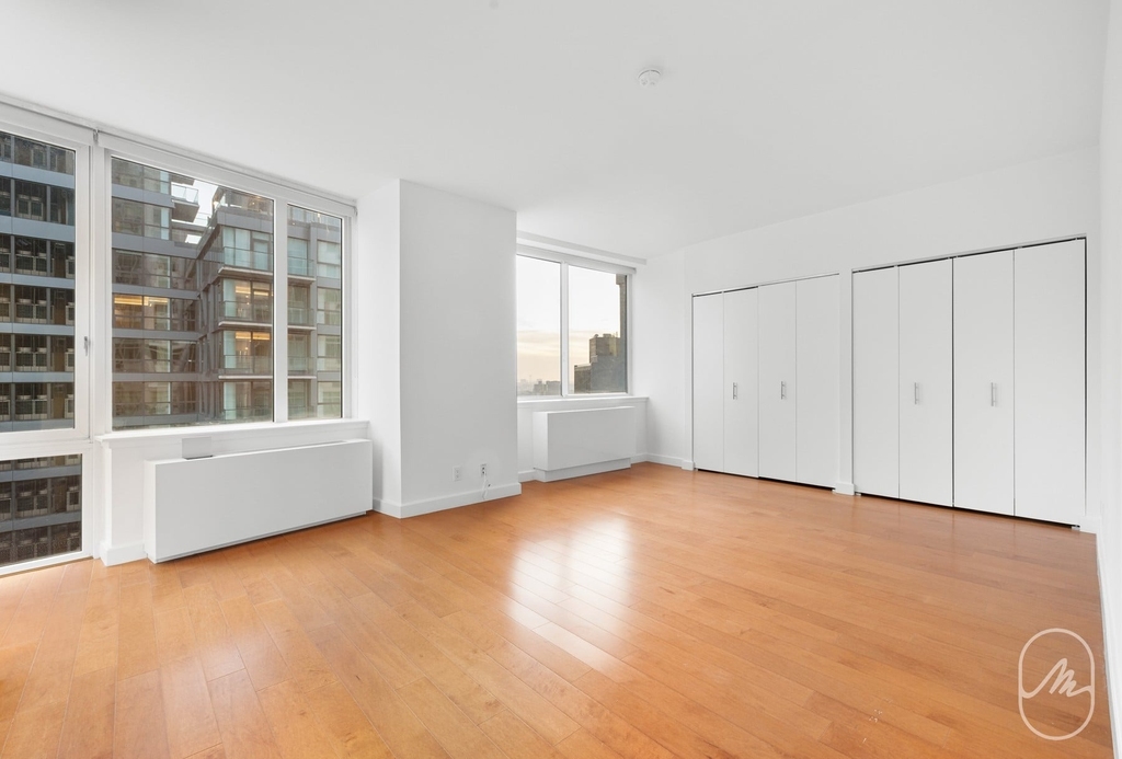 80 Dekalb Avenue - Photo 2