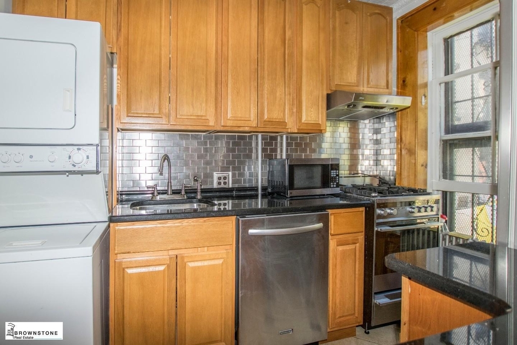 283 Pacific Street - Photo 3