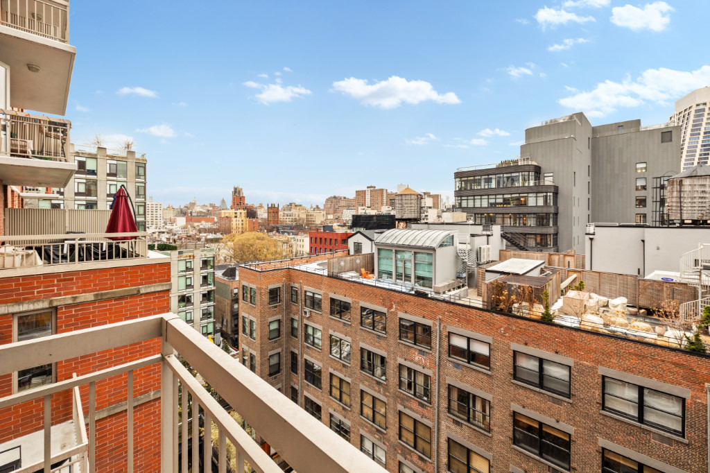 520 W 23rd Street - Photo 4