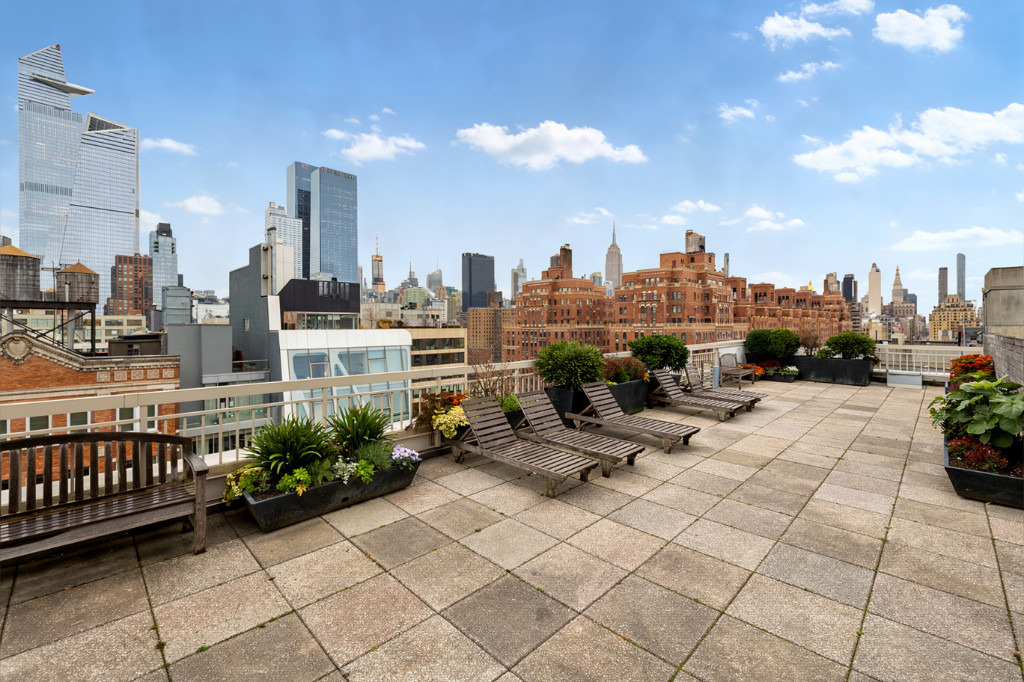520 W 23rd Street - Photo 9