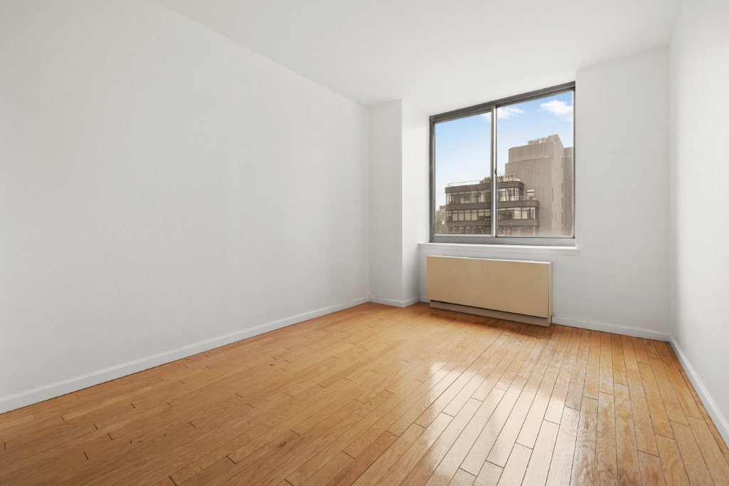 520 W 23rd Street - Photo 8