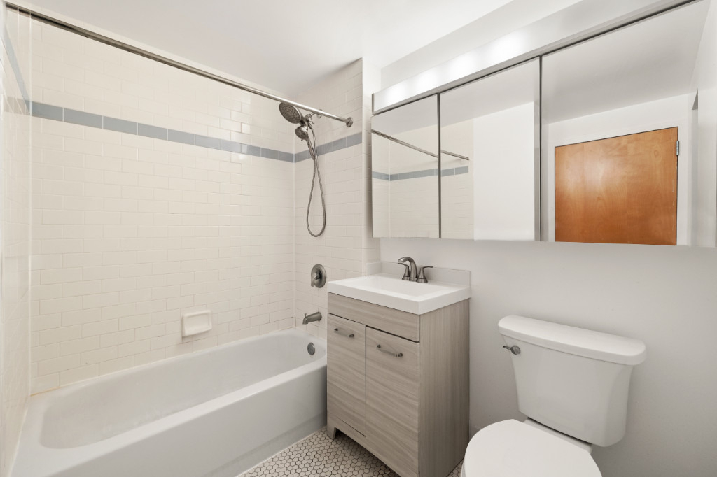 520 W 23rd Street - Photo 7