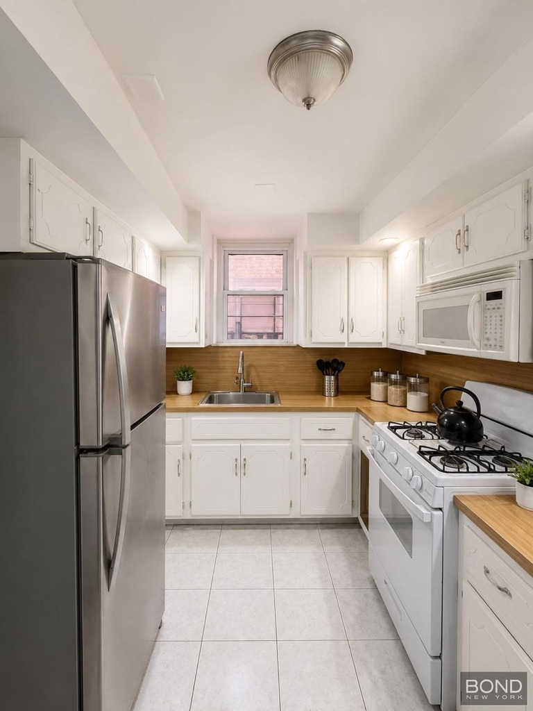 140 E 51st Street - Photo 1