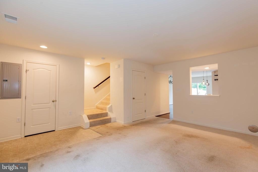 608 Thumper Drive - Photo 3