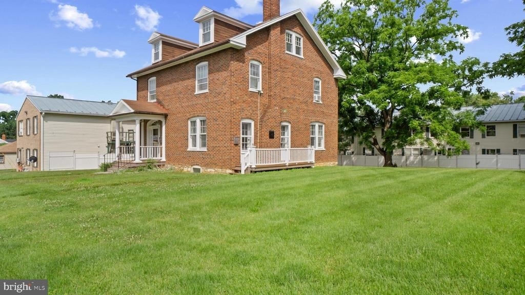 506 E Liberty Street - Photo 0