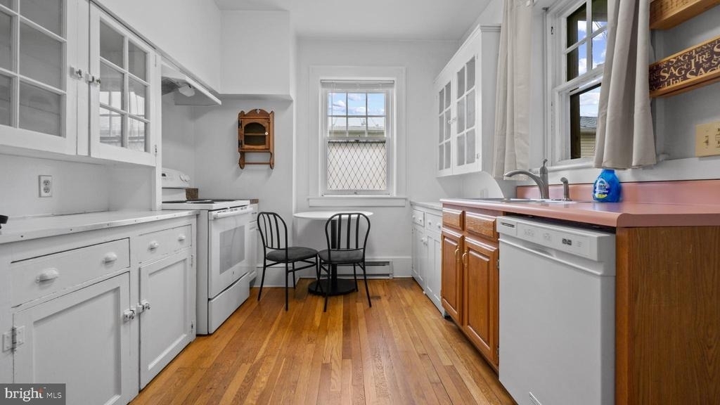 506 E Liberty Street - Photo 1