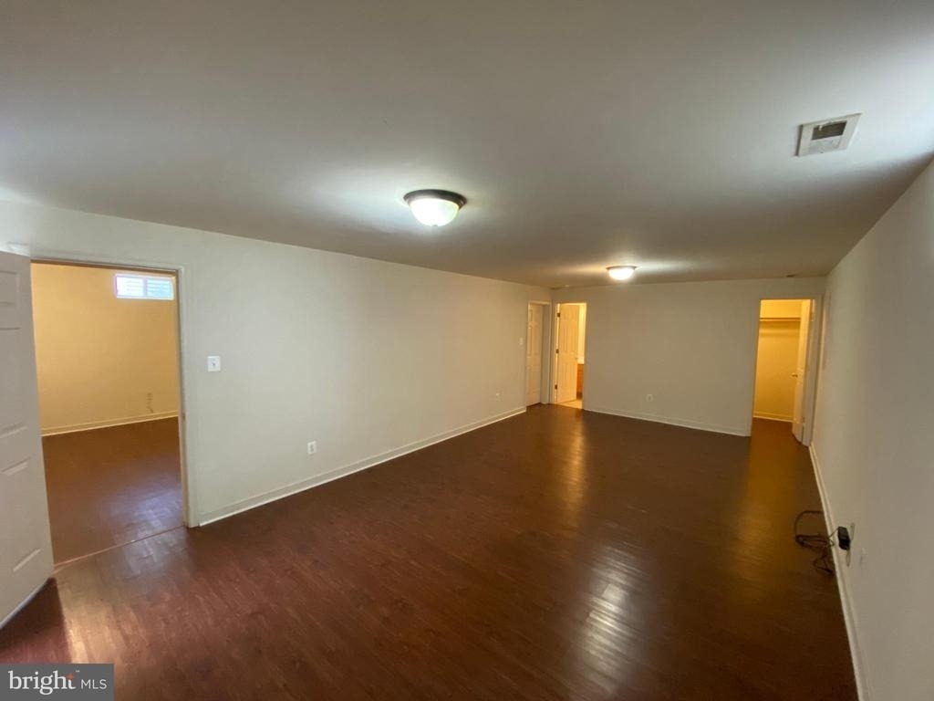405 Pratt Street - Photo 9