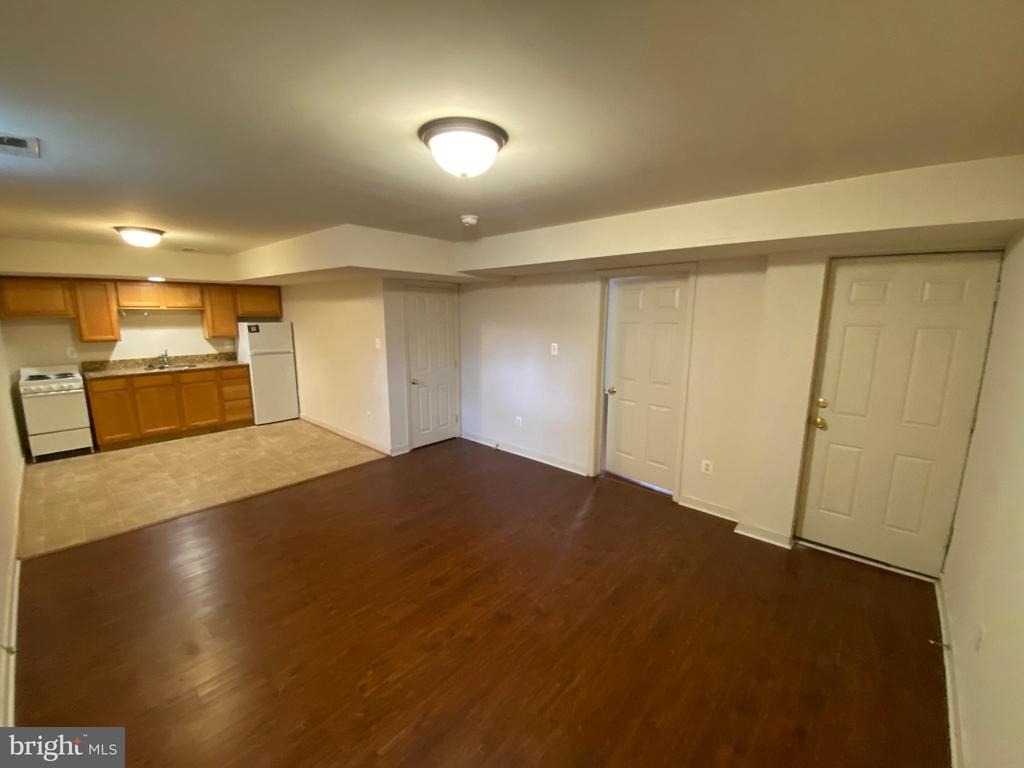 405 Pratt Street - Photo 5