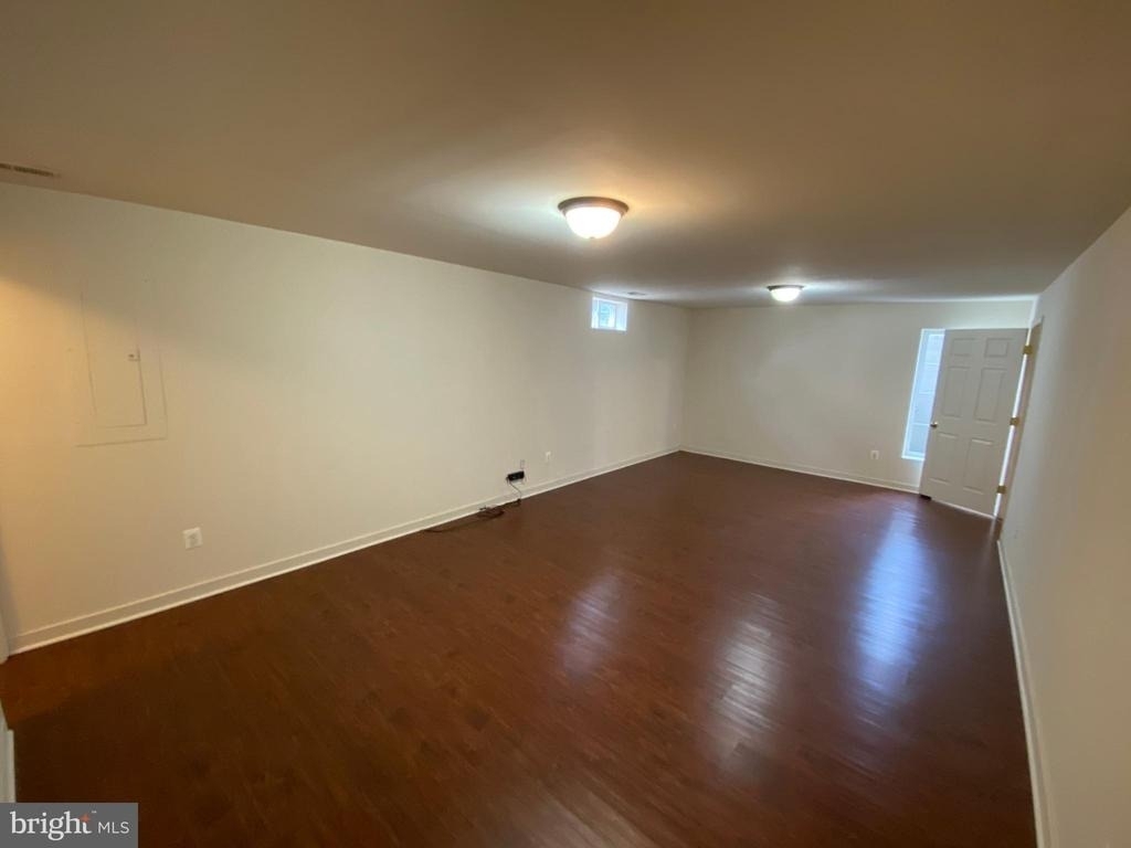 405 Pratt Street - Photo 11