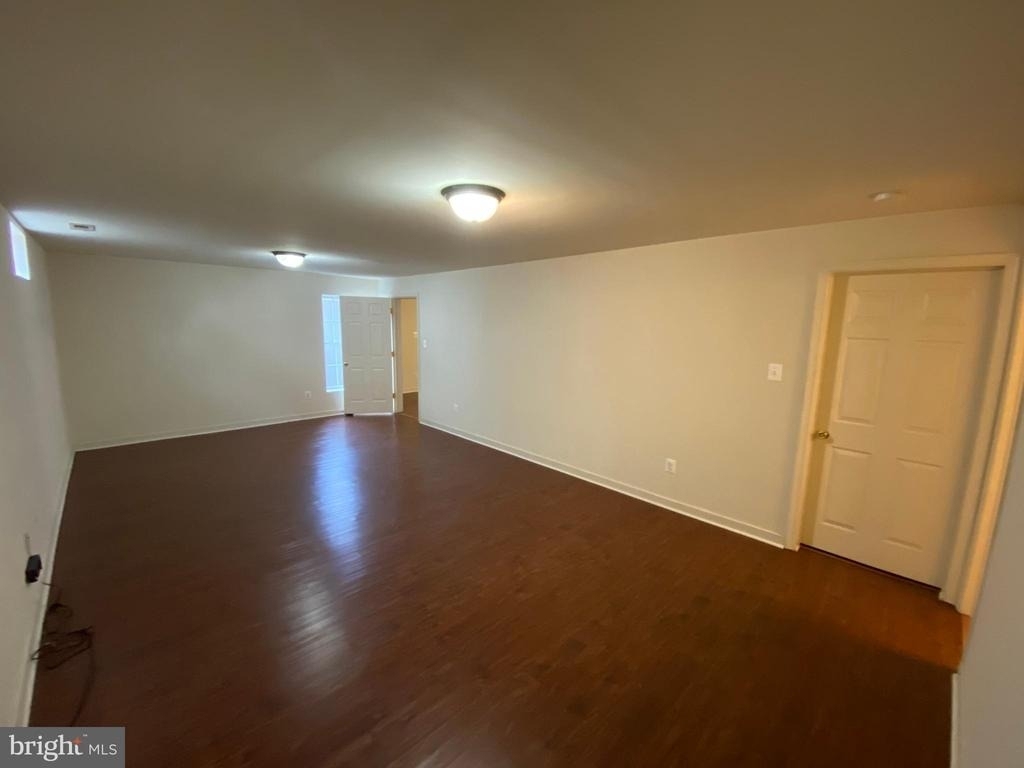 405 Pratt Street - Photo 10
